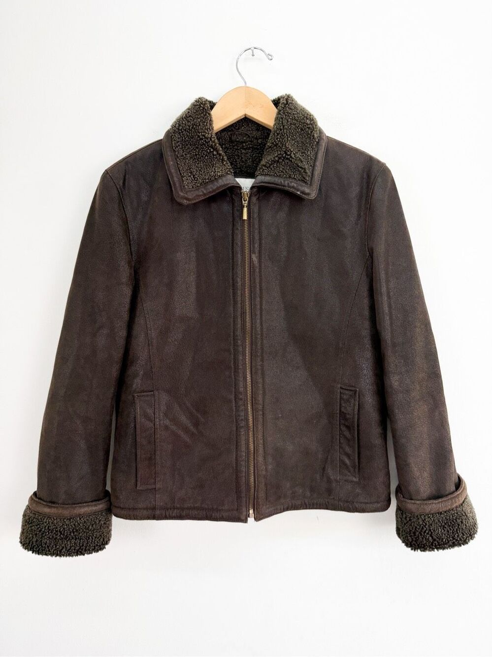 Hugo Buscati Women’s Vintage Dark Brown Leather Sherpa Lined Collar and Cuff Bom